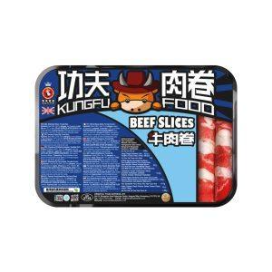 foto a sfondo bianco con le fettine sottili di manzo