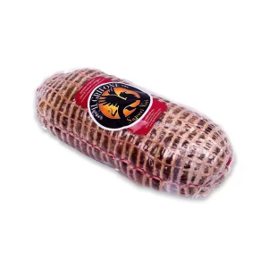 foto a sfondo bianco con prosciutto di agnello